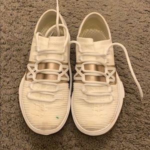 Under Armour white sneakers 👟